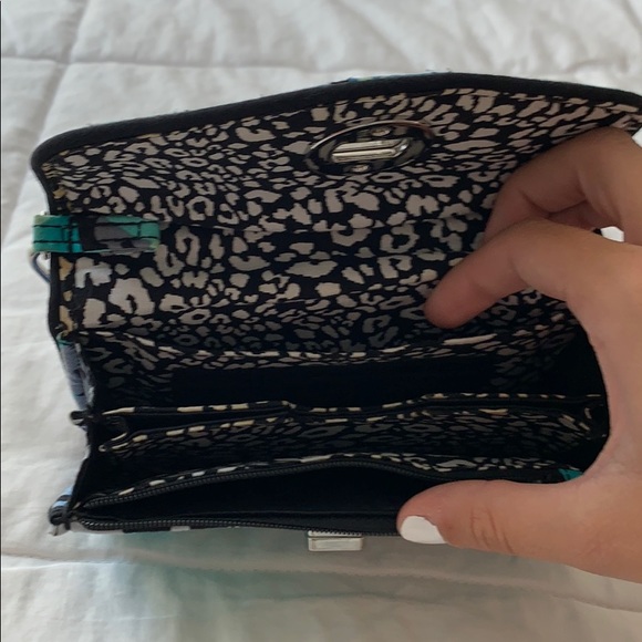 Vera Bradley Wristlet - Picture 3 of 4